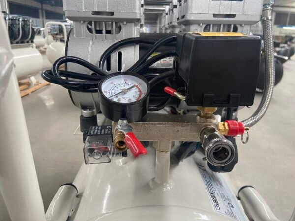 Quality Guarantee SAYI 800*3/65L Oilless Head Air Mute Compressor Portable Oil Free Air Compressor