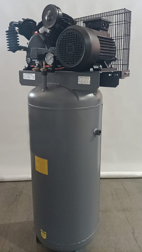 Sayiair V2080t CE Two Stage 5HP 12bar Cast Iron High Pressure Reciprocated Air Compressor with ASME Vertical Tank 230L
