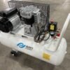 Sayi Customized Purity White 2HP 8Bar 2055 Italian Pump Portable Medical Air Compressor with 100 liter certificated plugs for cl