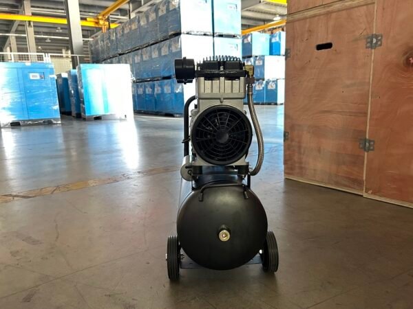 German Style 1600W copper wire motor 8 bar 25L CE Approved Oil free air compressor for car wash