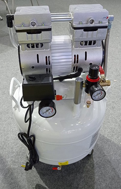 Piston Oil Free 10 bar air compressor 550W silent pump dental compressor CE