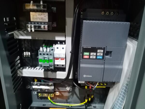 Sayi VFD IP23 15kw 20HP 8bar Direct Driven Screw Air Compressor